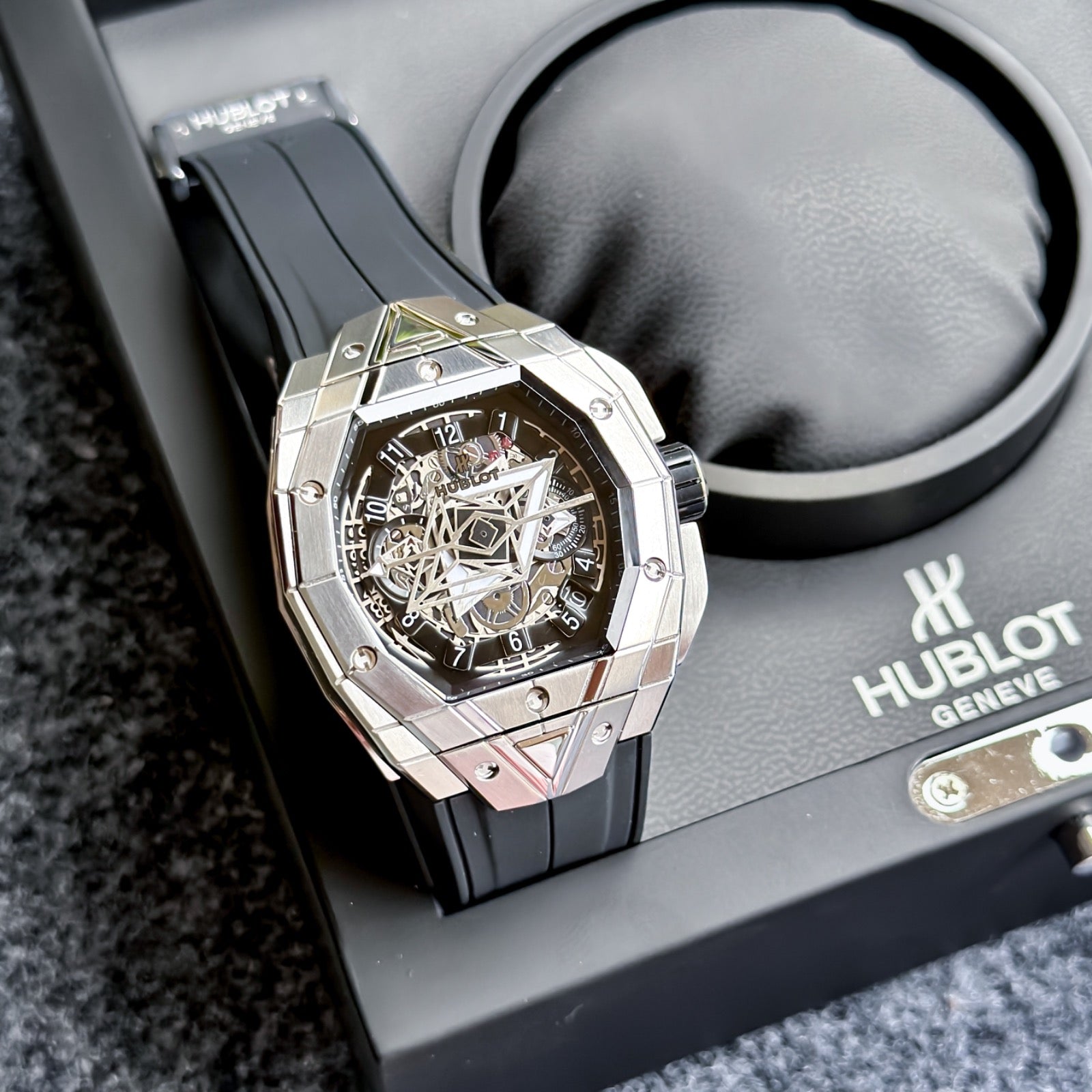 Hublot Big Bang Sang bleu 3 Watch Store India