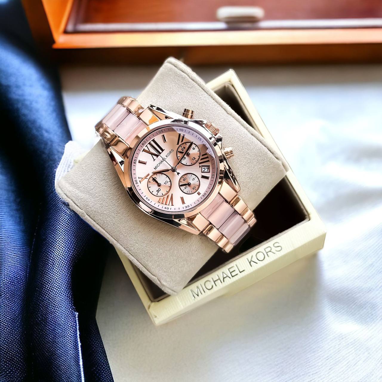 Michael Kors Cute Rosegold &amp; Stylish Watch Store India