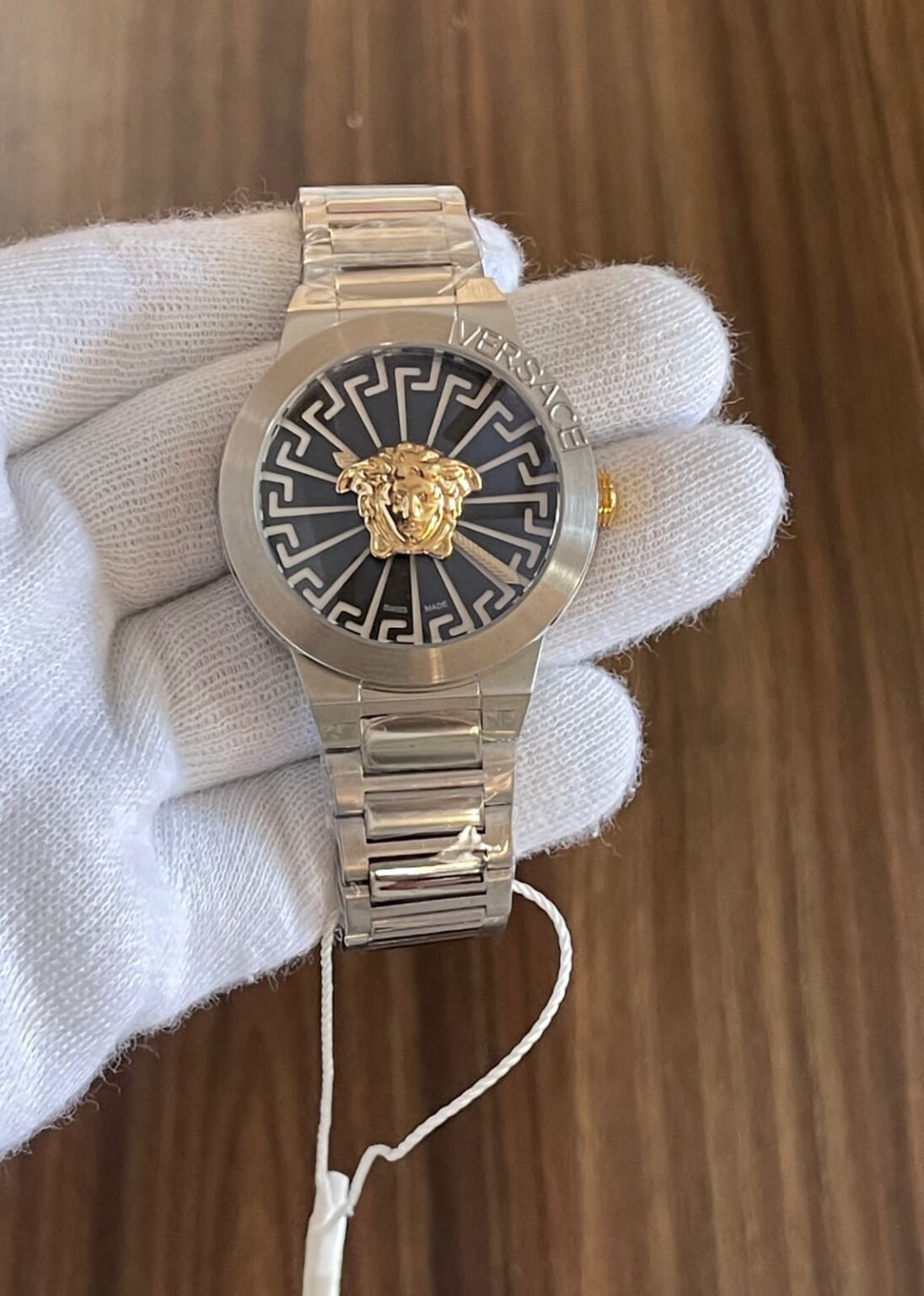 IMG 20241013 WA0110 https://watchstoreindia.in/products/versace-medusa-infinite/