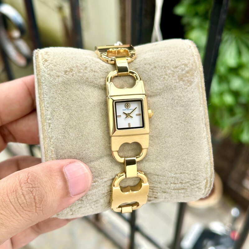 1000020315 6 scaled https://watchstoreindia.in/Shop/tory-burch-gemini-premium-gold/